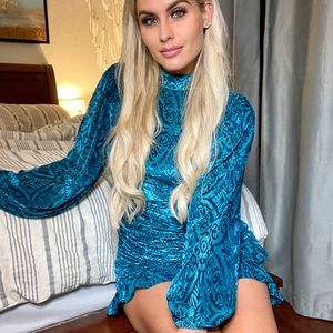 X small VICI mini dress. Open back. Wore once